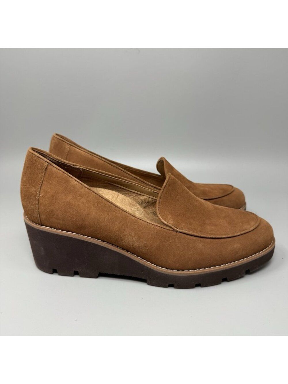 Vionic Ava Camel Tan Wedge Heel Size 9.5 Slip On Comfort Shoes Suede